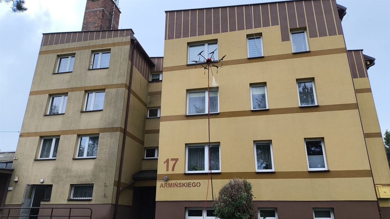 Armińskiego 17 – mycie elewacji dronem